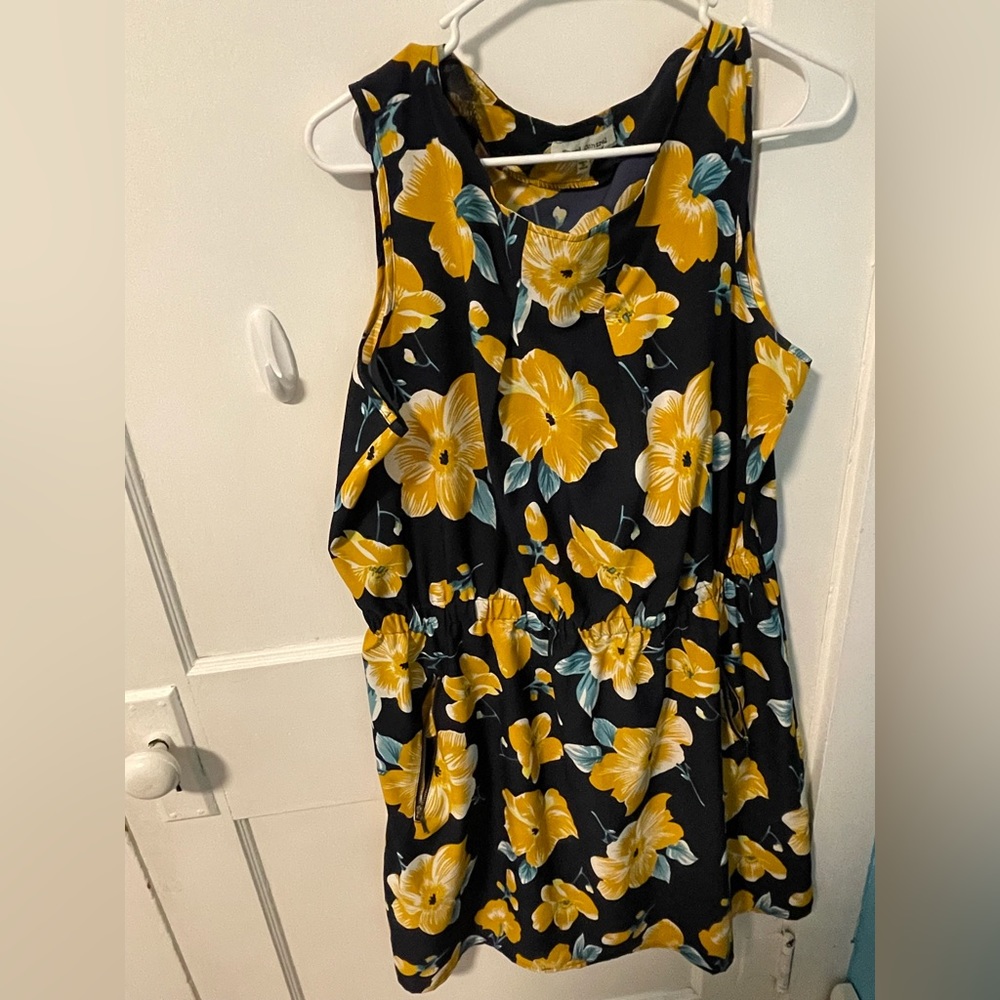 Hawaiian themed sleeveless dress